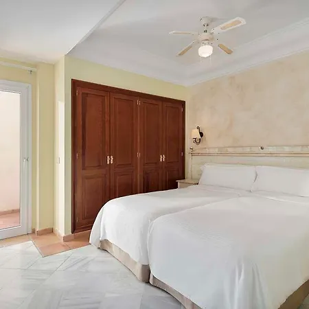 Aguilas Hotel